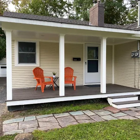 Cozy Studio, Minutes From Downtown. Quiet. South Burlington Exterior photo