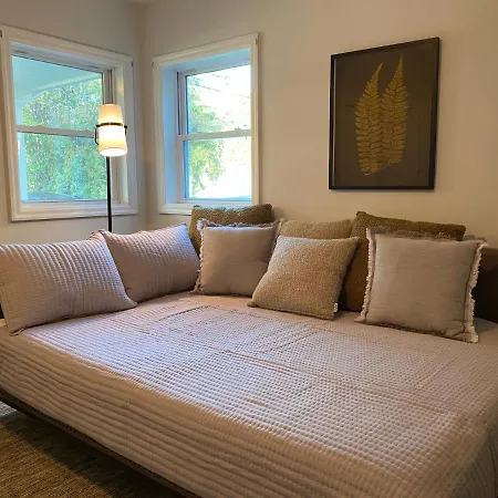 Cozy Studio, Minutes From Downtown. Quiet. South Burlington Exterior photo
